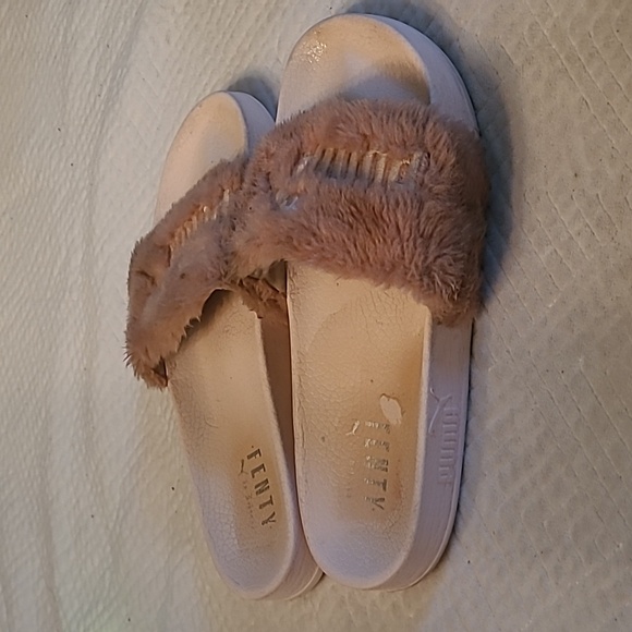 Puma X Fenty Furry Slides, Light Pink, Size 9 - Picture 2 of 6